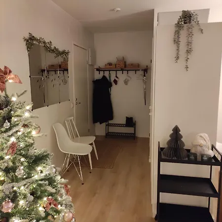 Apartman Cozy With Good Location, Private Sauna